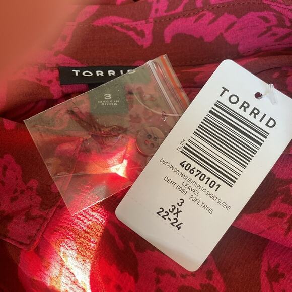 Torrid leaves Chiffon Dolman Short Sleeve Button Up - Picture 9 of 10